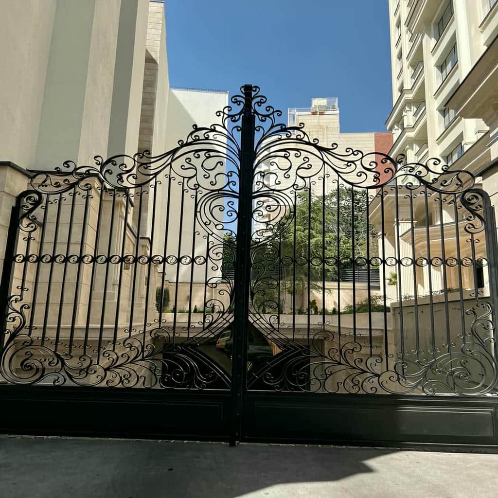 سفارش درب ورودی ساختمان آهنی دو لنگه با حریم کامل