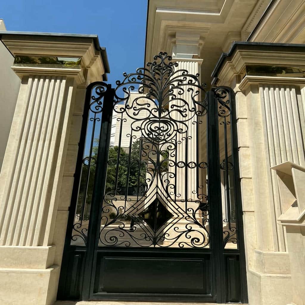 خرید درب حیاط ورودی محوطه مناسب تردد روزانه