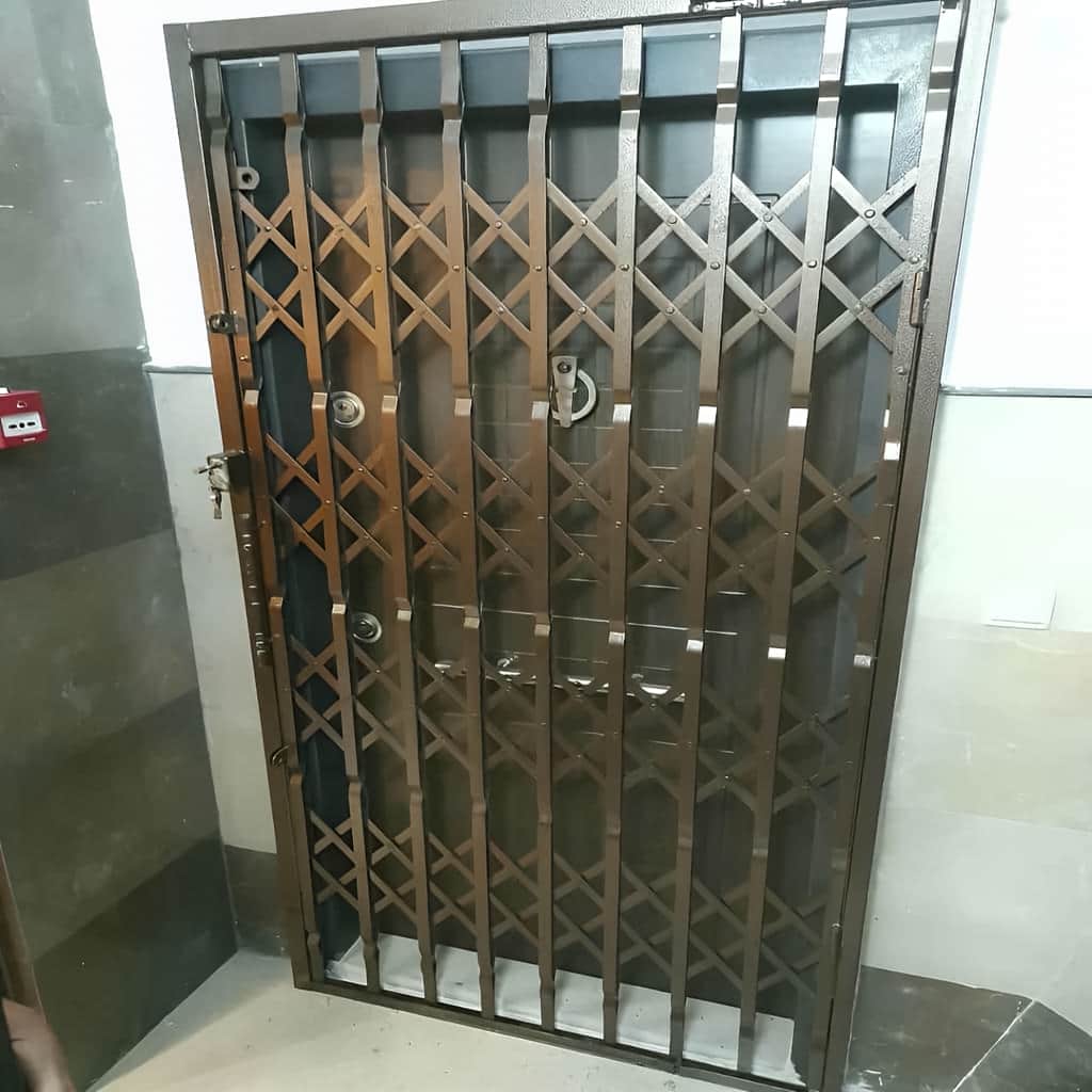 8 طرح درب آکاردئونی چهار گل لوزی 8 طرح درب آکاردئونی چهار گل لوزی