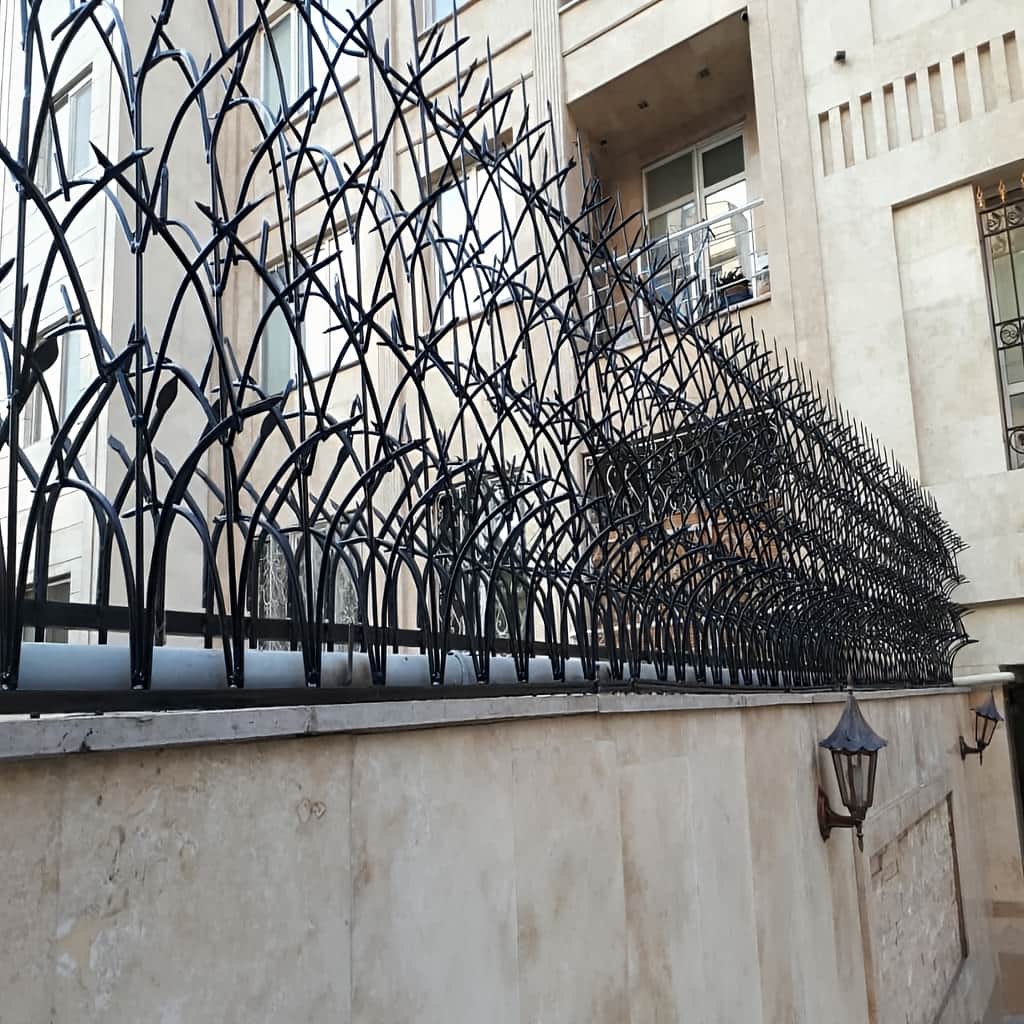 حفاظ آبشاری فلزی منحنی