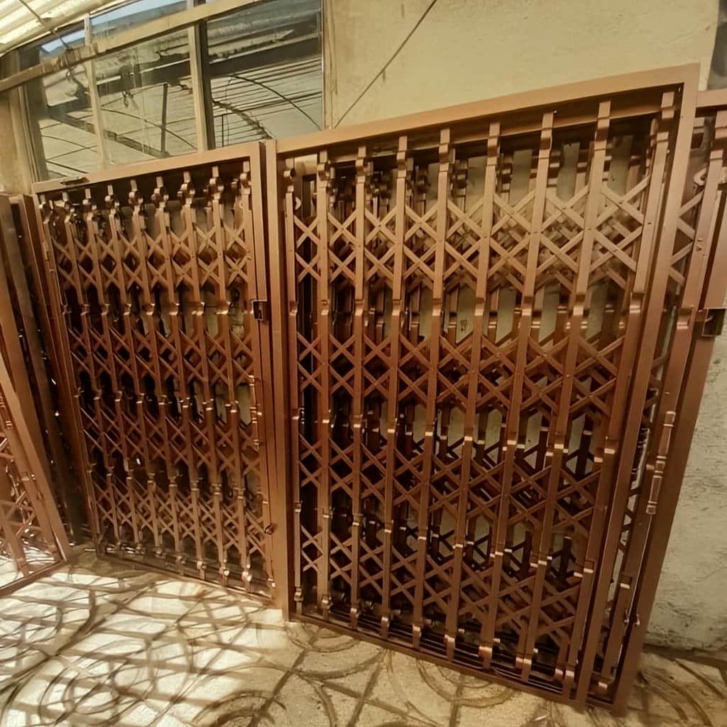 مرکز فروش تخصصی محافظ درب آپارتمان ویژه دوام و طول عمر بالا