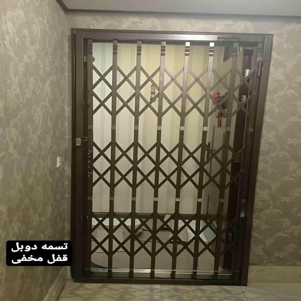 محافظ درب با قطعات متحرک