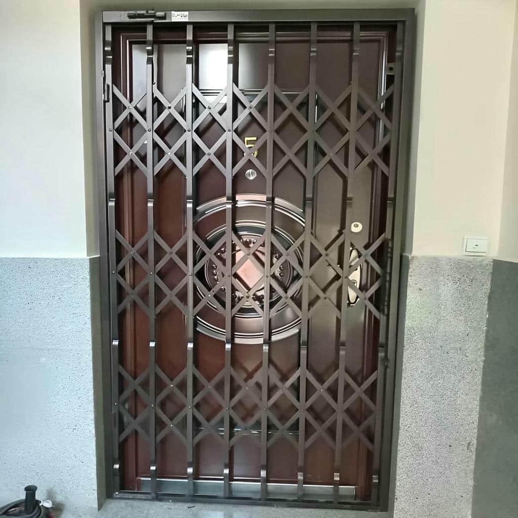 حفاظ متحرک ورودی ساختمان