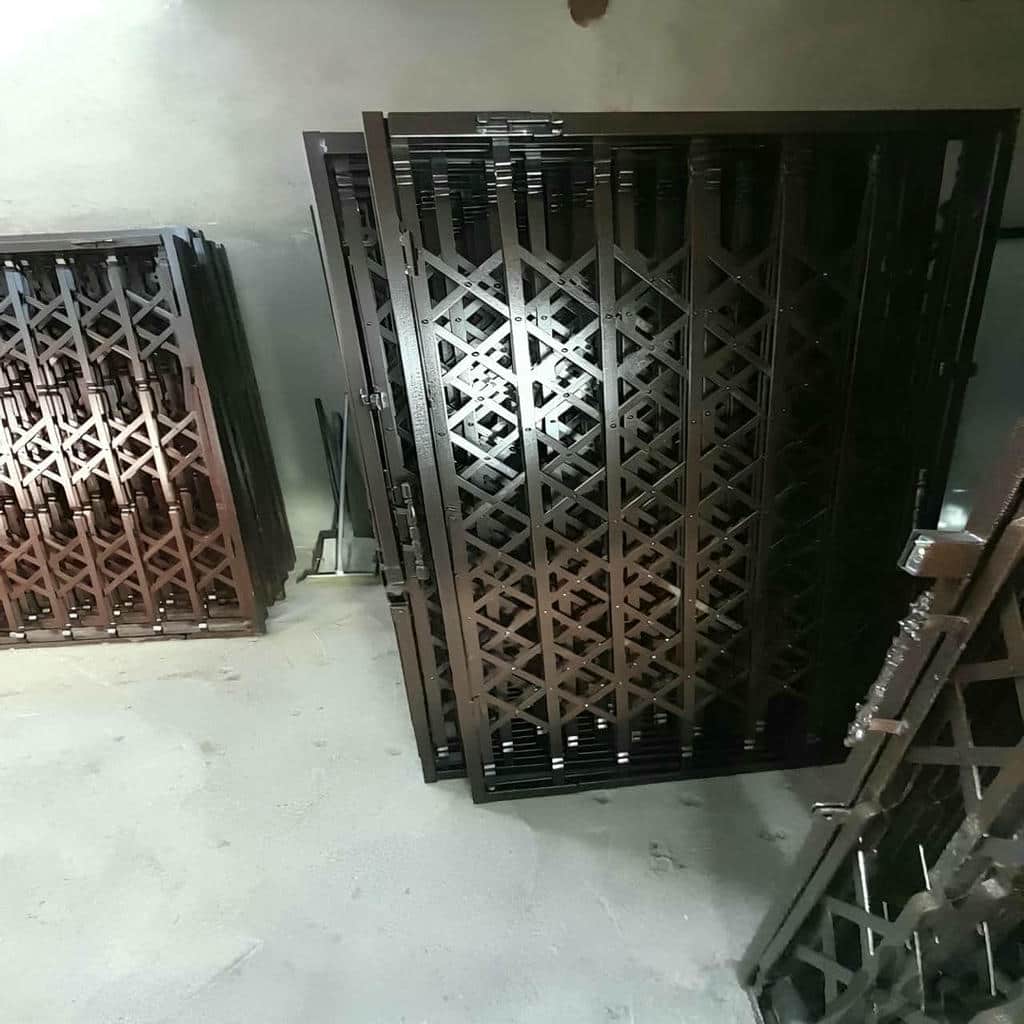 درب آکاردئونی ورودی ساختمان