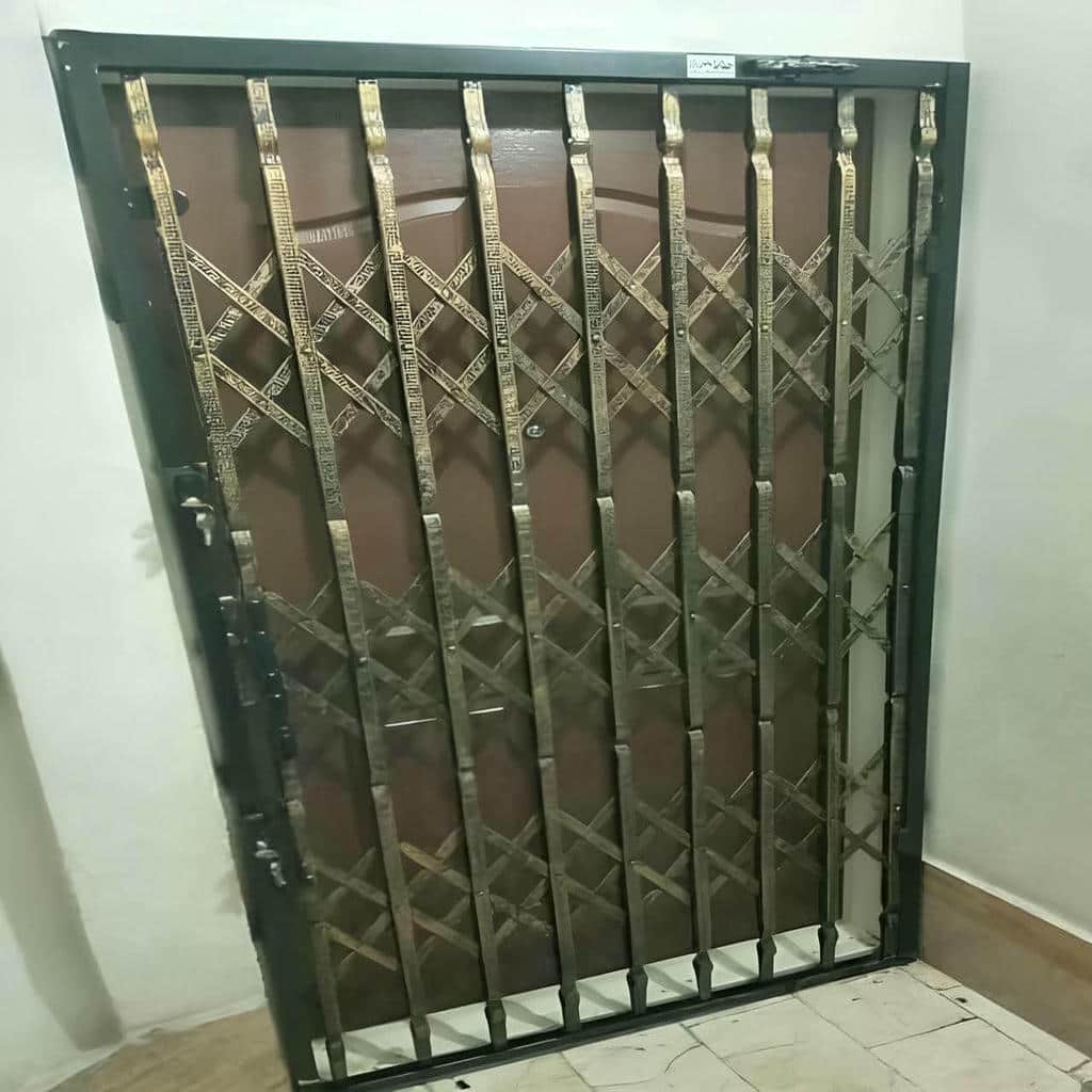 درب آکاردئونی مینیمال
