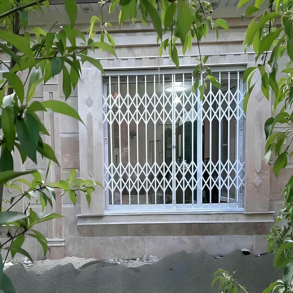 درب آکاردئونی ورودی