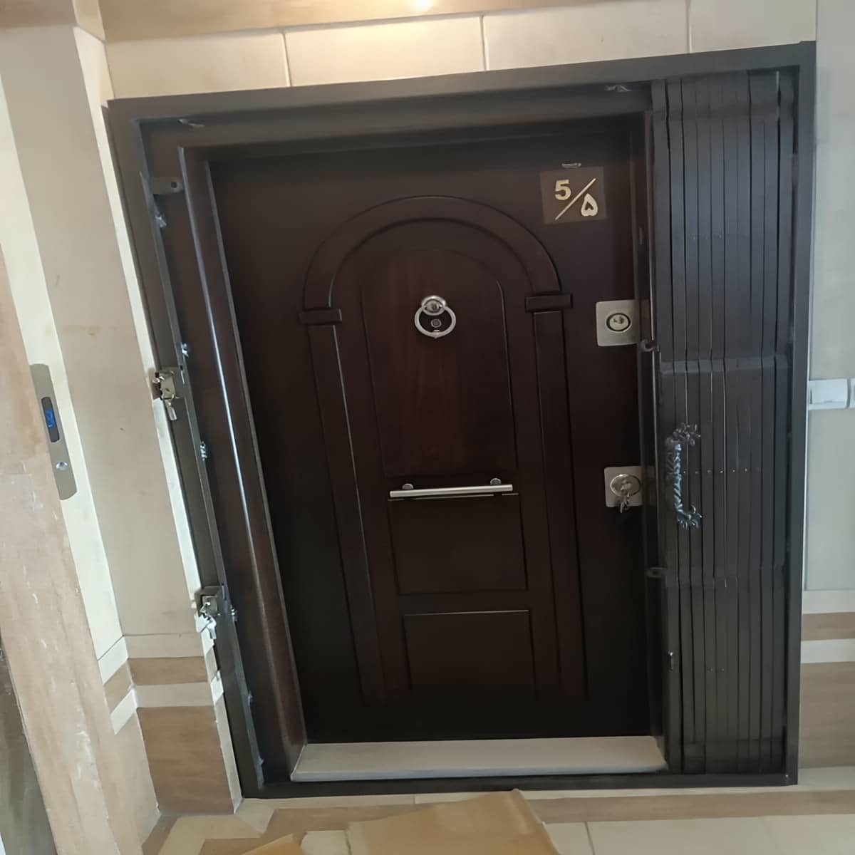 مرکز ارائه و نصب درب آکاردئونی ضد سرقت ساده و کاربردی