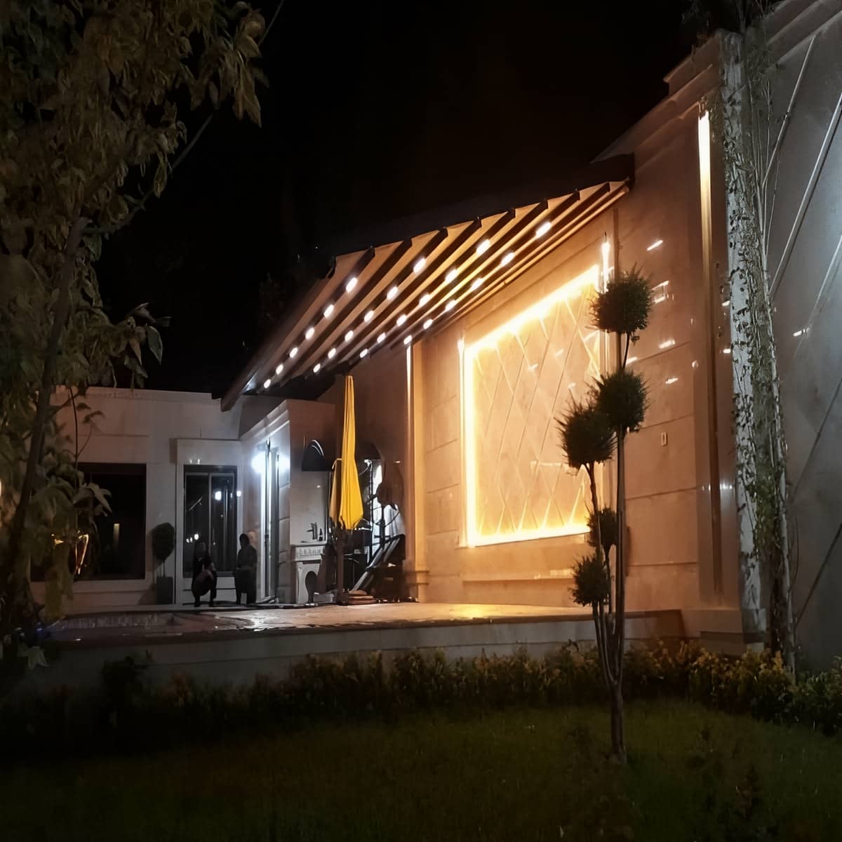 سایبان ریموت دار هماهنگ نما مرکز فروش سایبان ریموت دار برای هماهنگی رنگ و طرح با نما