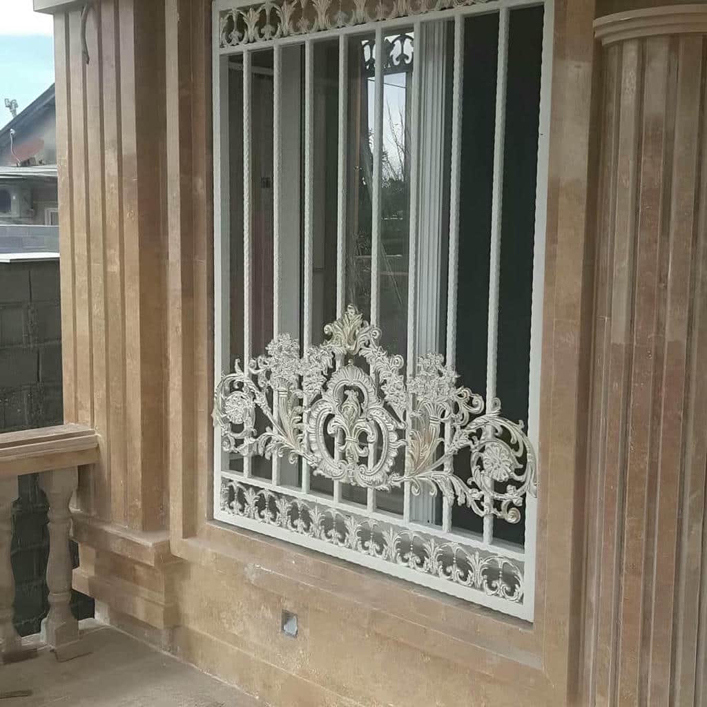 گارد پنجره طرح منحنی