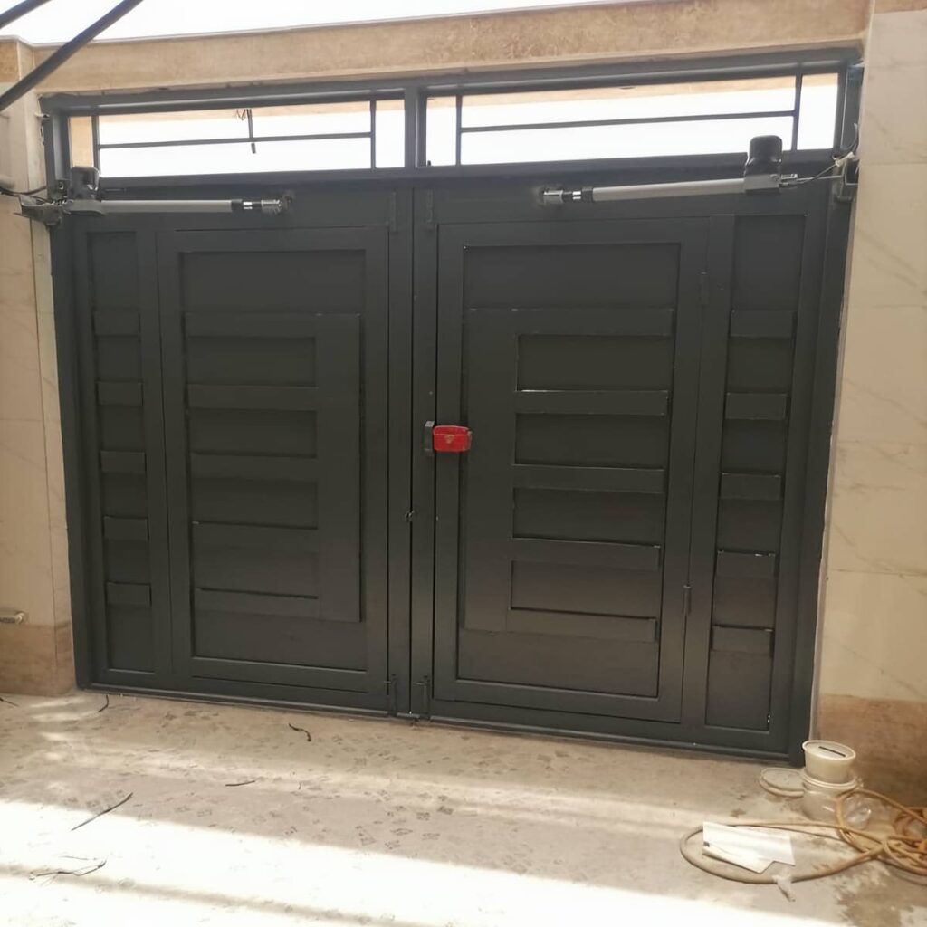 جک درب پارکینگ سفید رنگ