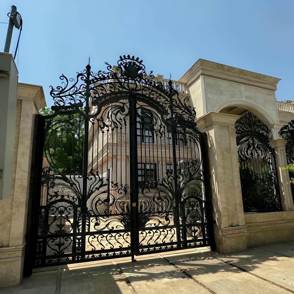 درب آهنی با پوشش مقاوم