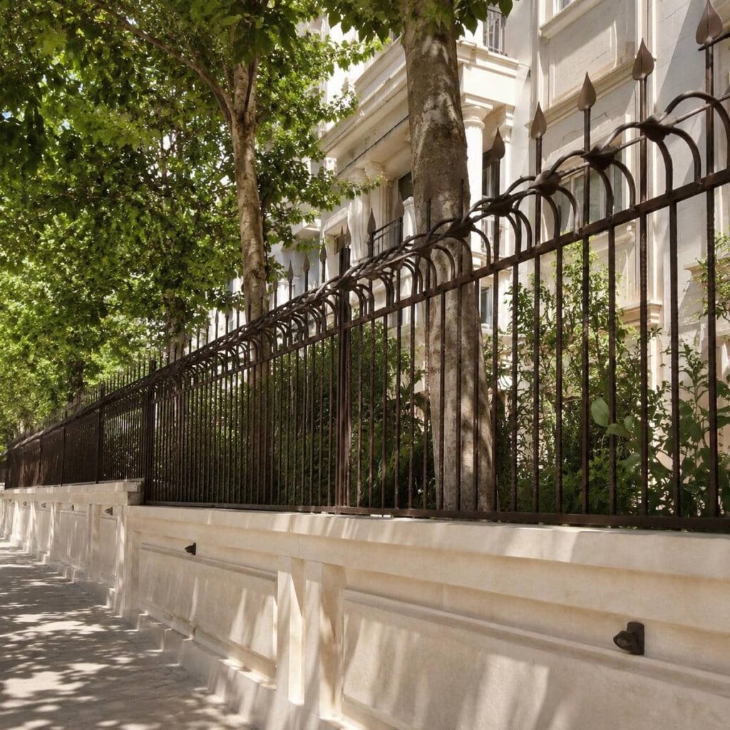 حفاظ سرنیزه ای دیوار
