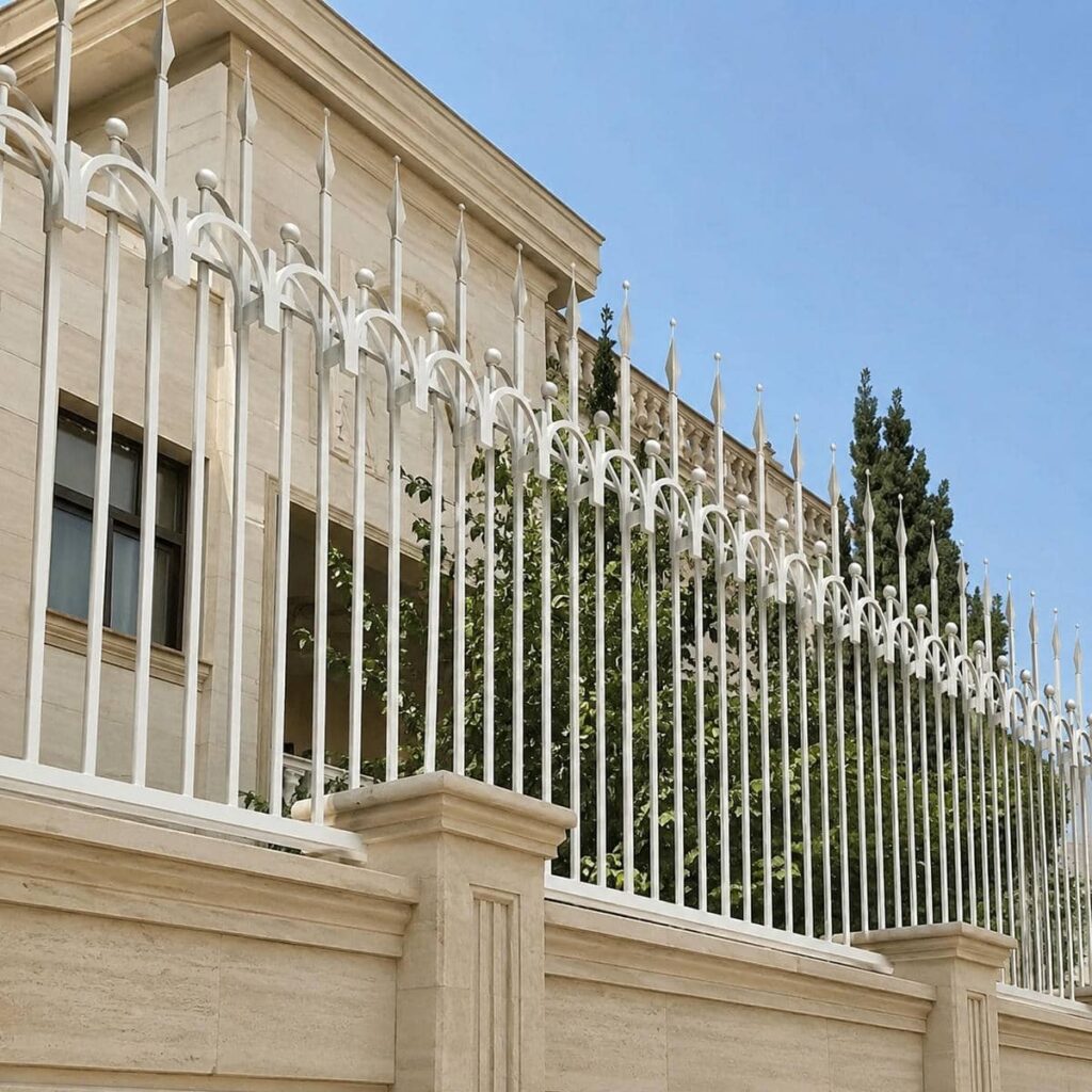 حفاظ دیوار فلزی کم عرض