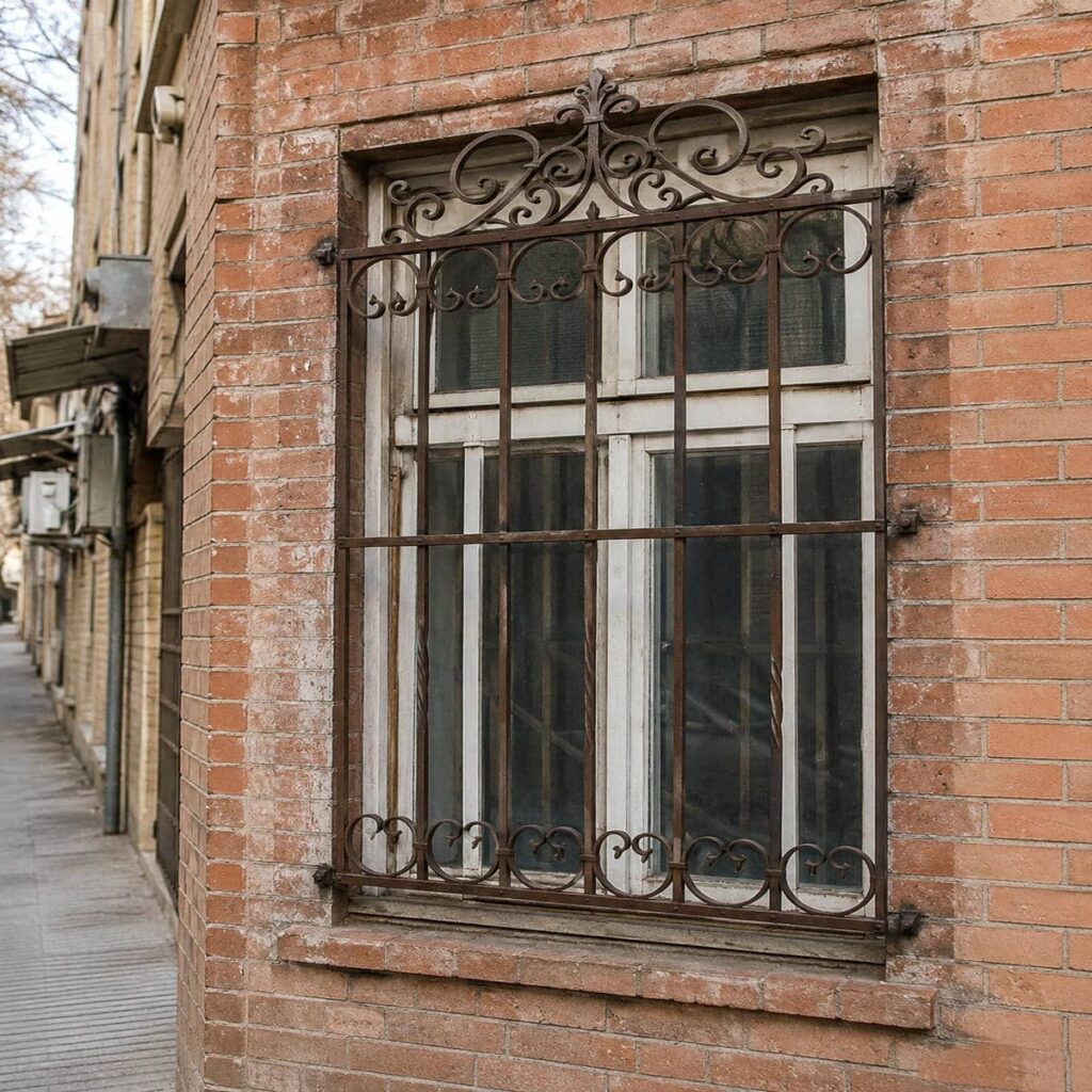 محافظ آهنی نمای ساختمان