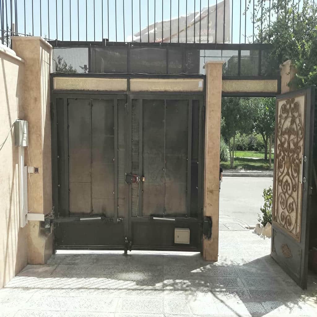 جک درب پارکینگ با ریموت کنترل و بازوی فلزی جک درب پارکینگ با ریموت کنترل و بازوی فلزی