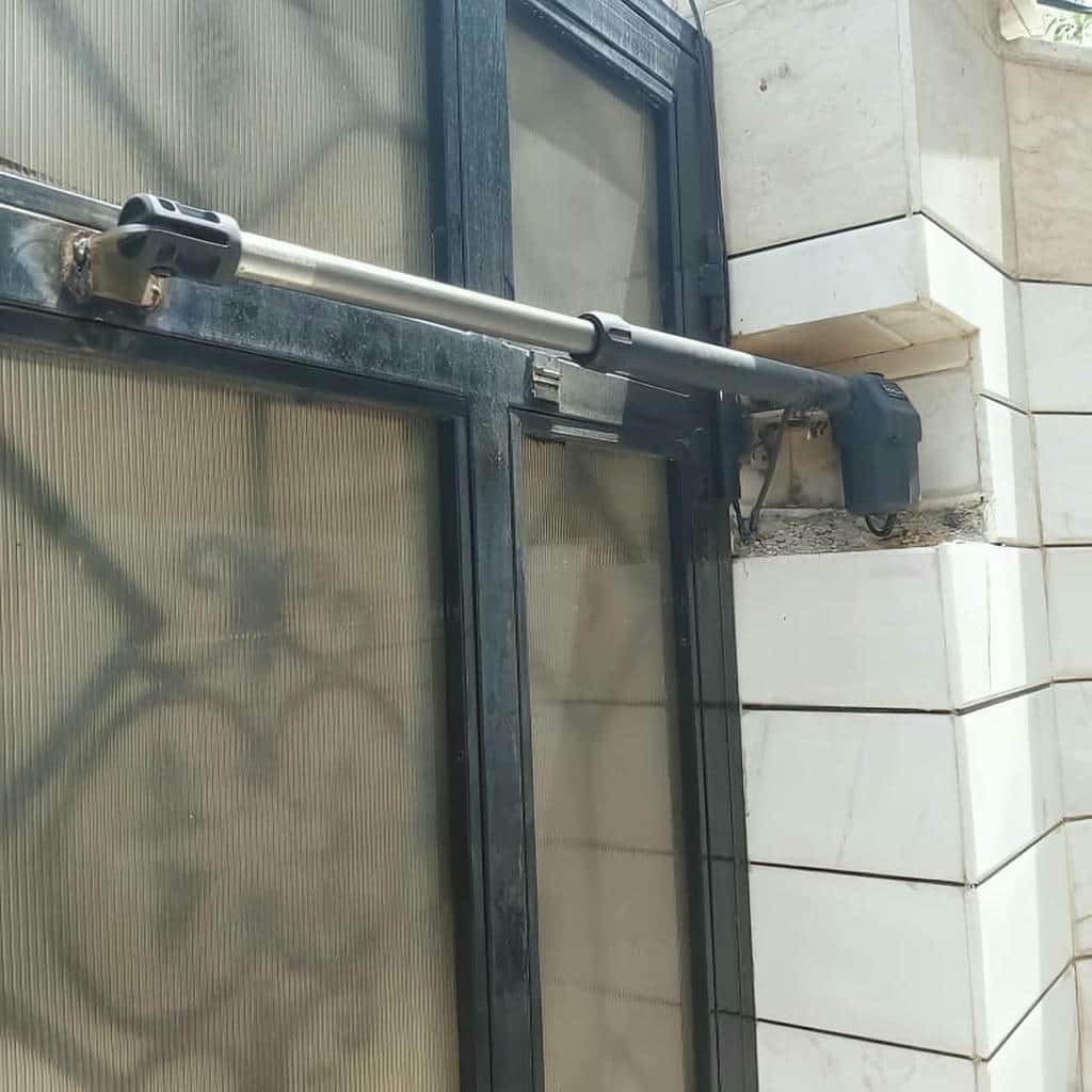 جک درب پارکینگ با پوشش مشکی