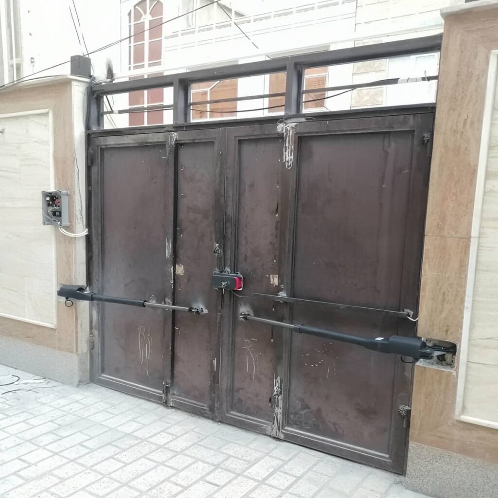 جک درب پارکینگ دو لنگه با بدنه فلزی