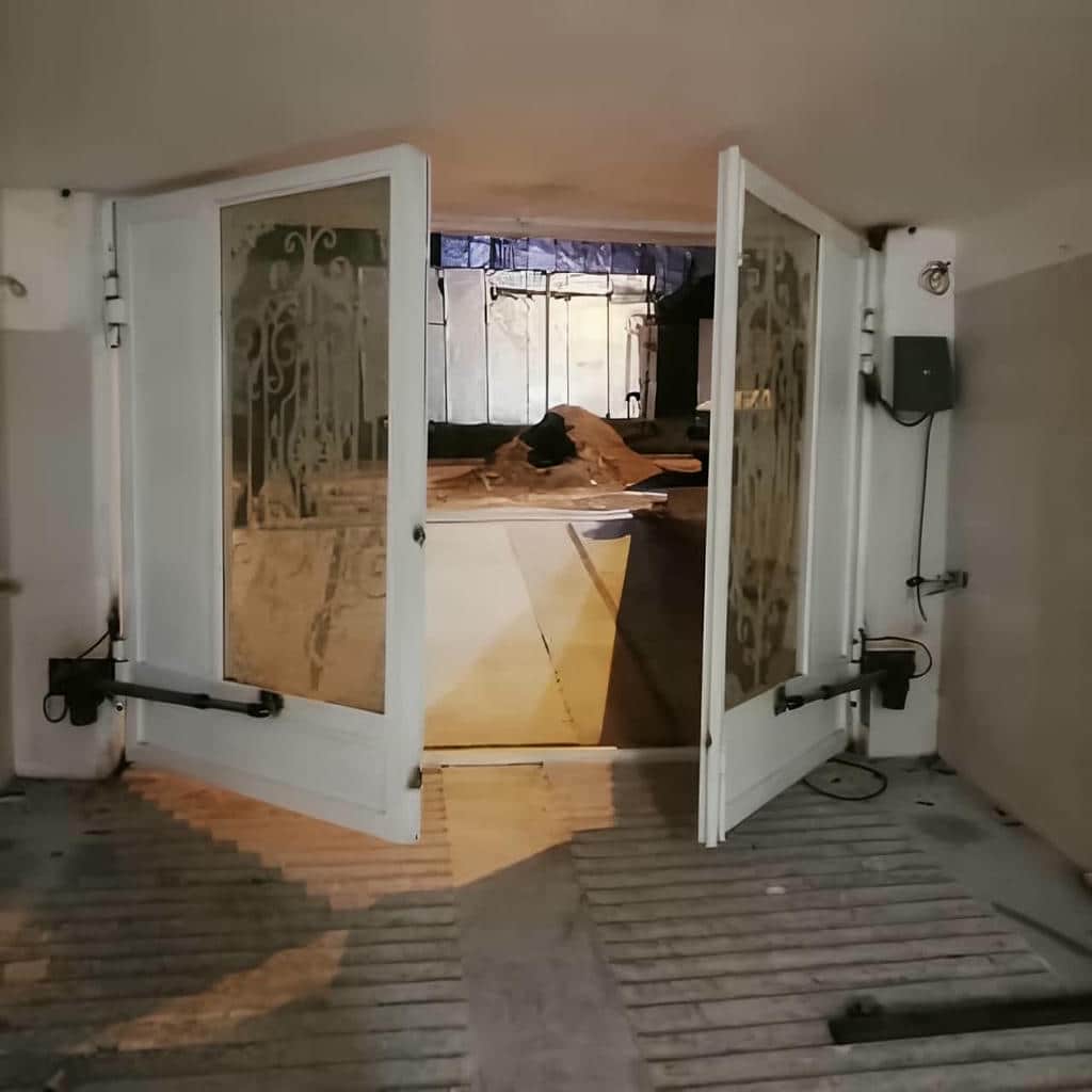 جک درب پارکینگ نصب شده در استان بوشهر جک درب پارکینگ نصب شده در استان بوشهر