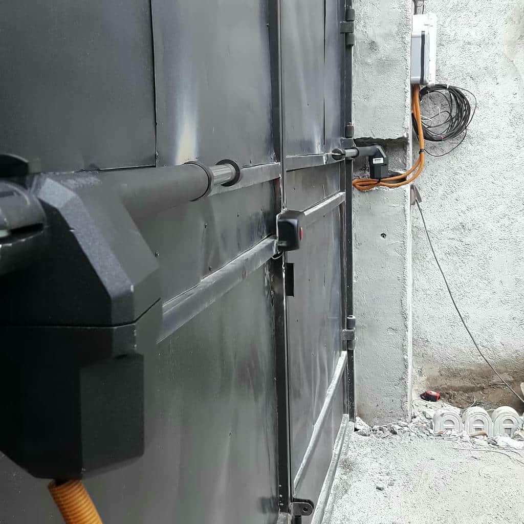 جک پارکینگی دو لنگه فلزی در اصفهان