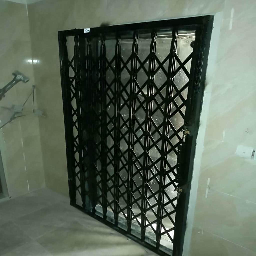 حفاظ آکاردئونی فلزی با قفل مرکزی در اردبیل