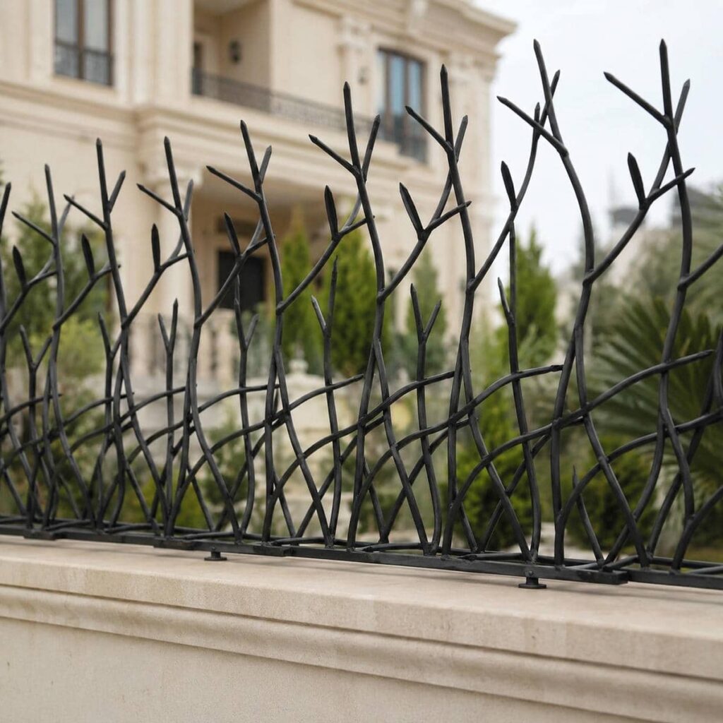 حفاظ دیوار سرنیزه ای فلزی در استان بوشهر