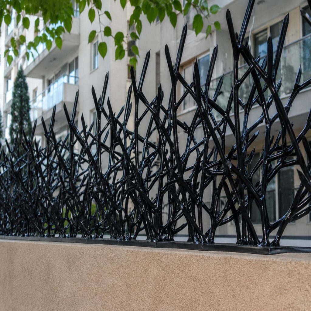 حفاظ دیوار سرنیزه ای مشکی در ارومیه