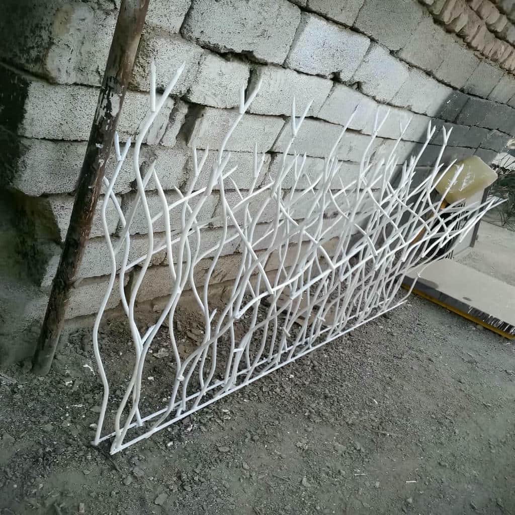 حفاظ دیوار سفارشی کنار نمای آجری در استان همدان حفاظ دیوار سفارشی کنار نمای آجری در استان همدان