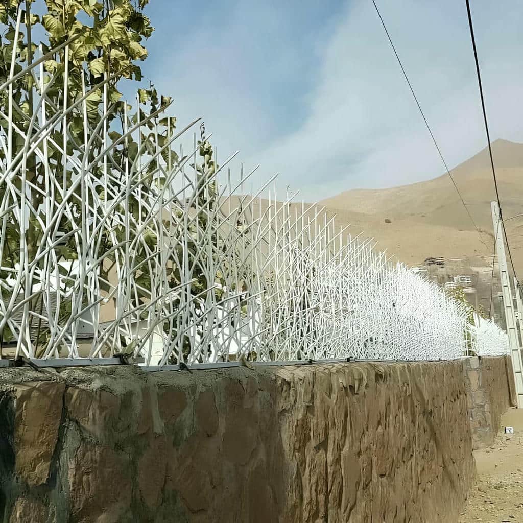 حفاظ دیوار سمنان برای محوطه ویلایی با نمای روشن