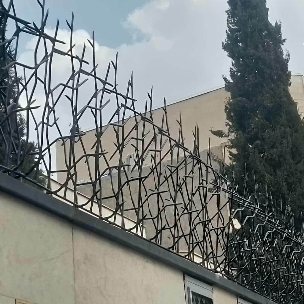 حفاظ دیوار فلزی با پوشش رنگ در تبریز حفاظ دیوار فلزی با پوشش رنگ در تبریز