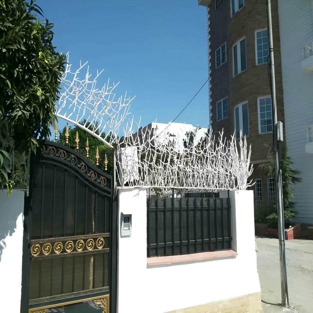 حفاظ دیوار فلزی مشکی در قم