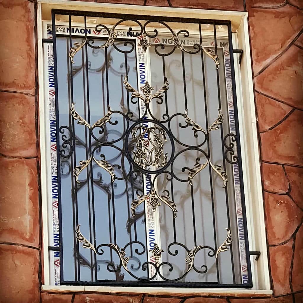 حفاظ پنجره آهنی مشکی در استان زنجان