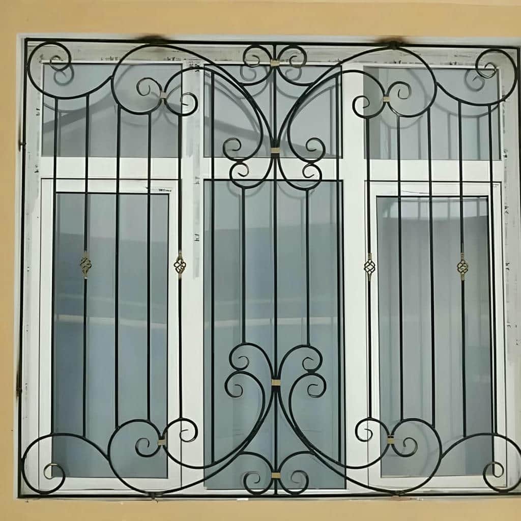 حفاظ پنجره با طرح هندسی در استان مرکزی