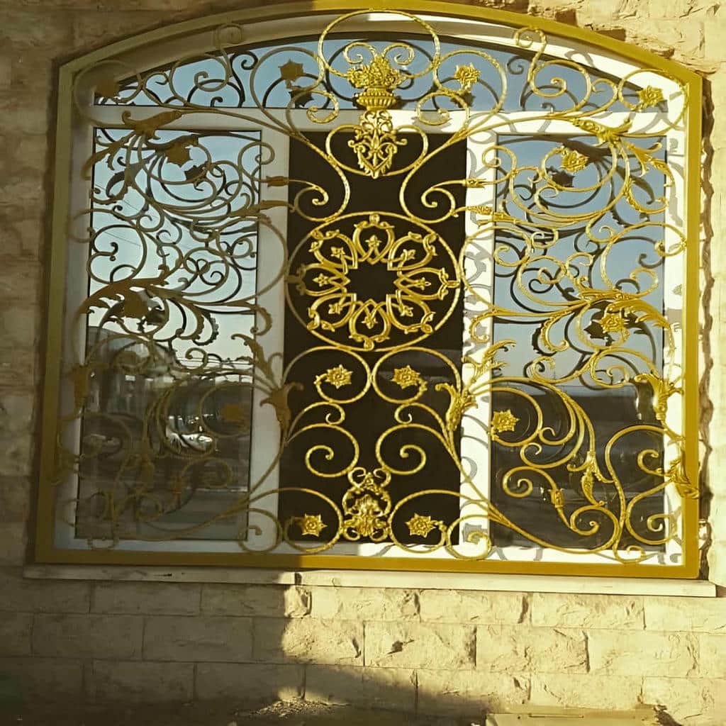 حفاظ پنجره با طرح هندسی و پوشش ضدزنگ