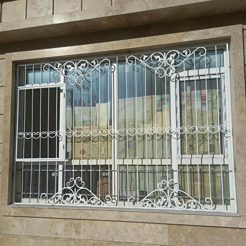 حفاظ پنجره سفارشی برای پنجره عریض با قاب تیره استان خراسان جنوبی
