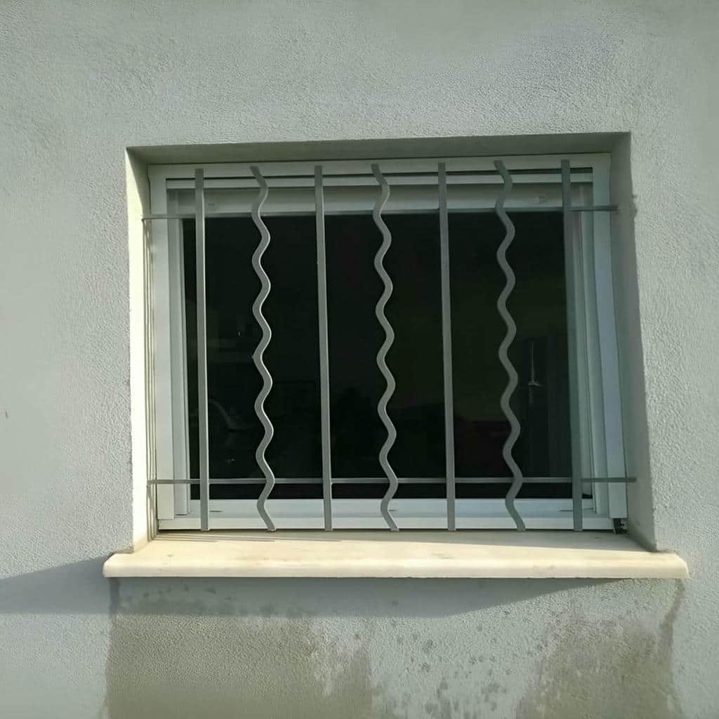 حفاظ پنجره سفارشی نمای ساختمان در رشت حفاظ پنجره سفارشی نمای ساختمان در رشت