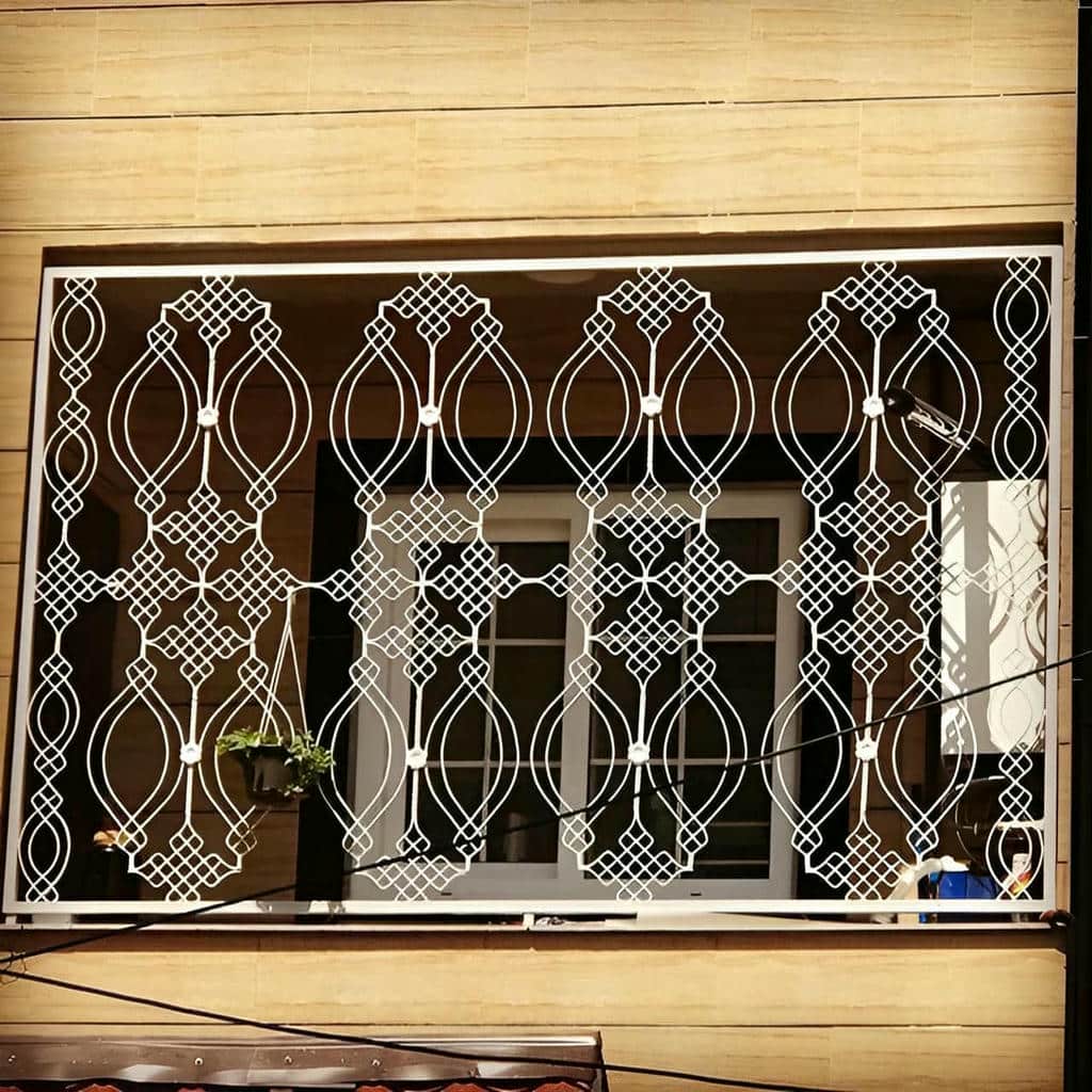 حفاظ پنجره فلزی ساده برای ساختمان نوساز