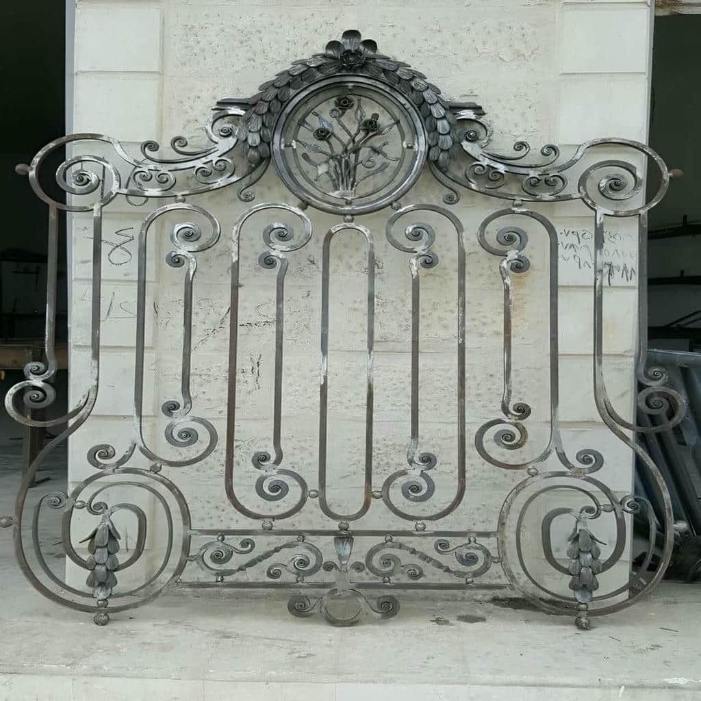 حفاظ پنجره متناسب با نمای آجری