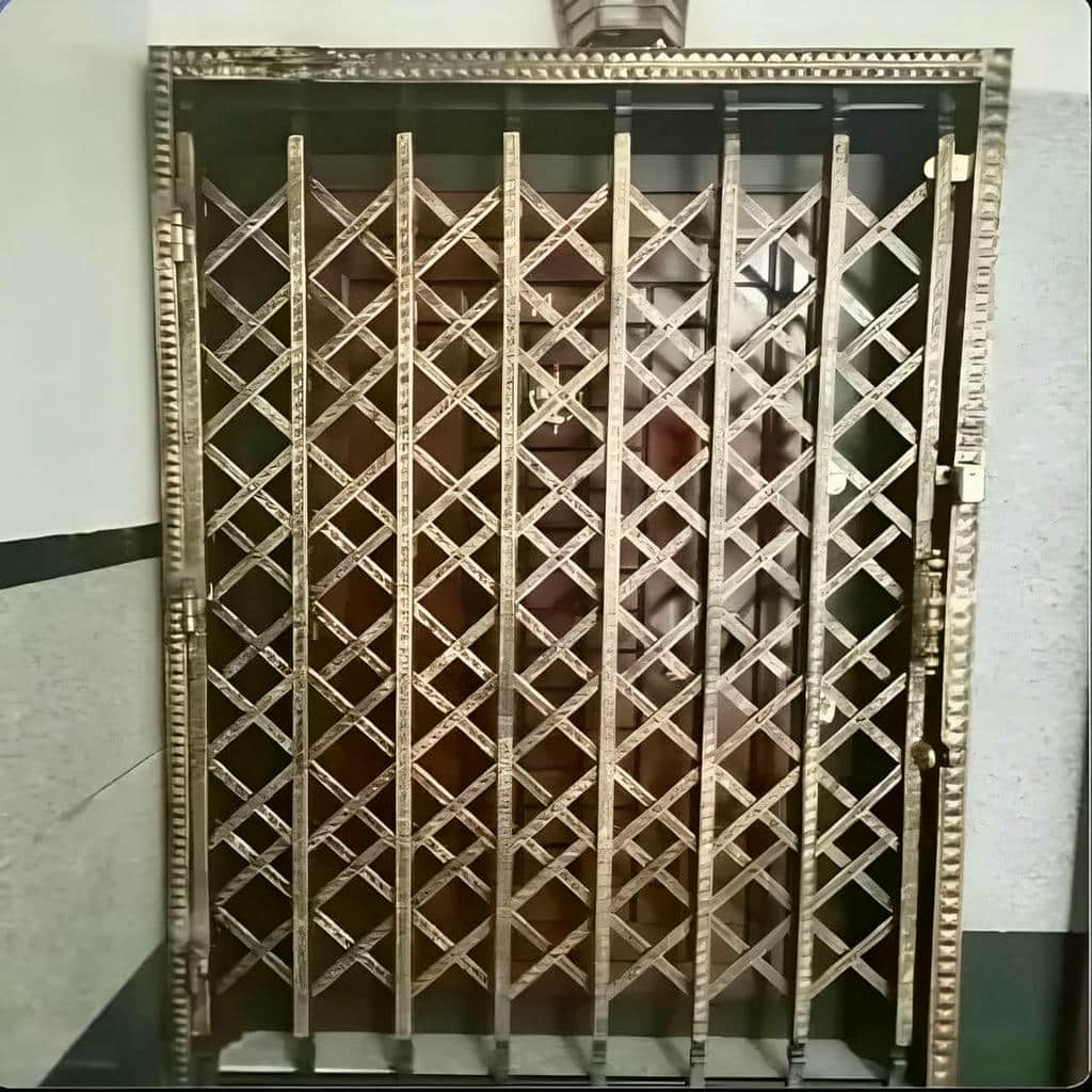 درب آکاردئونی آپارتمان با قفل مرکزی درب آکاردئونی آپارتمان با قفل مرکزی