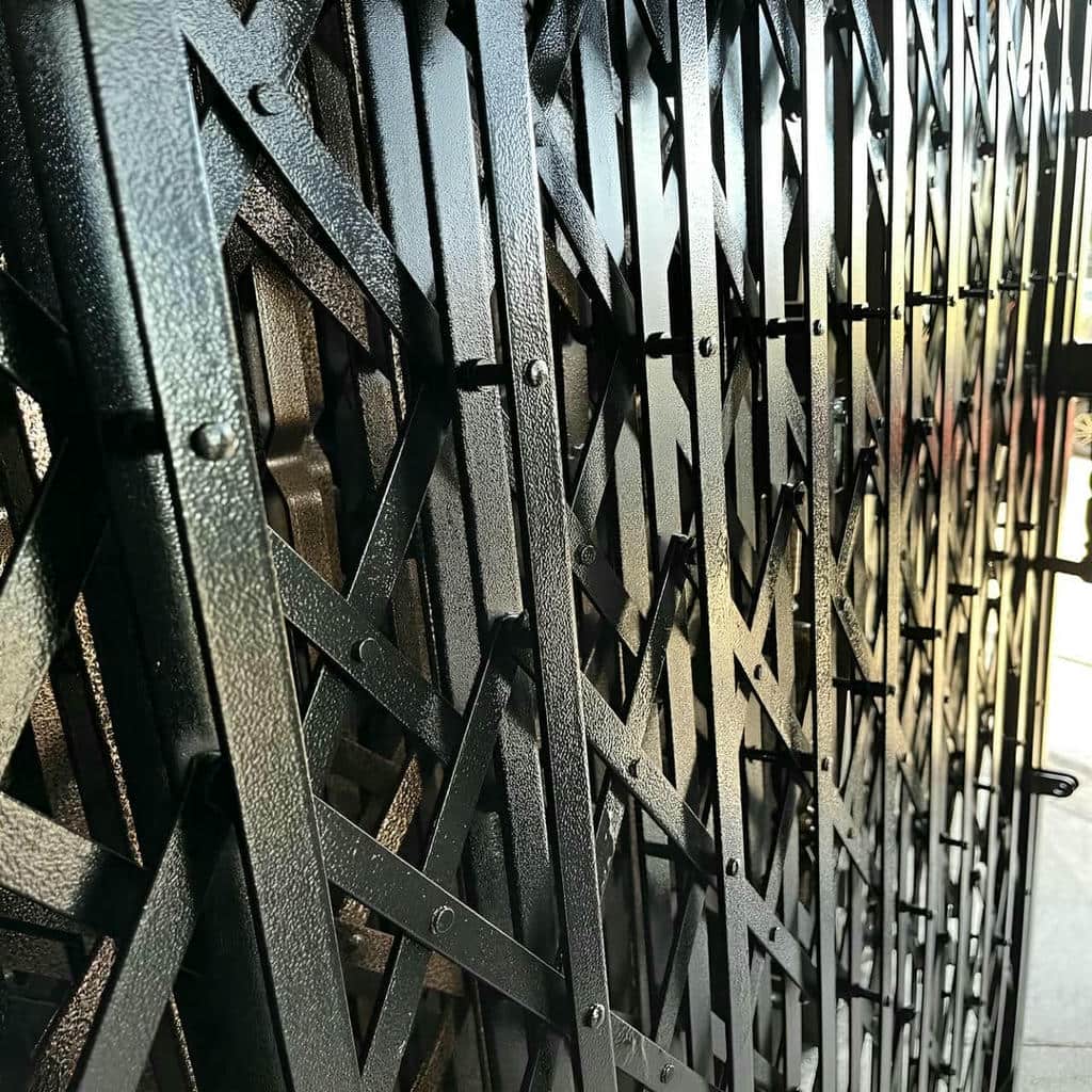 درب آکاردئونی با پوشش رنگی در استان اصفهان درب آکاردئونی با پوشش رنگی در استان اصفهان