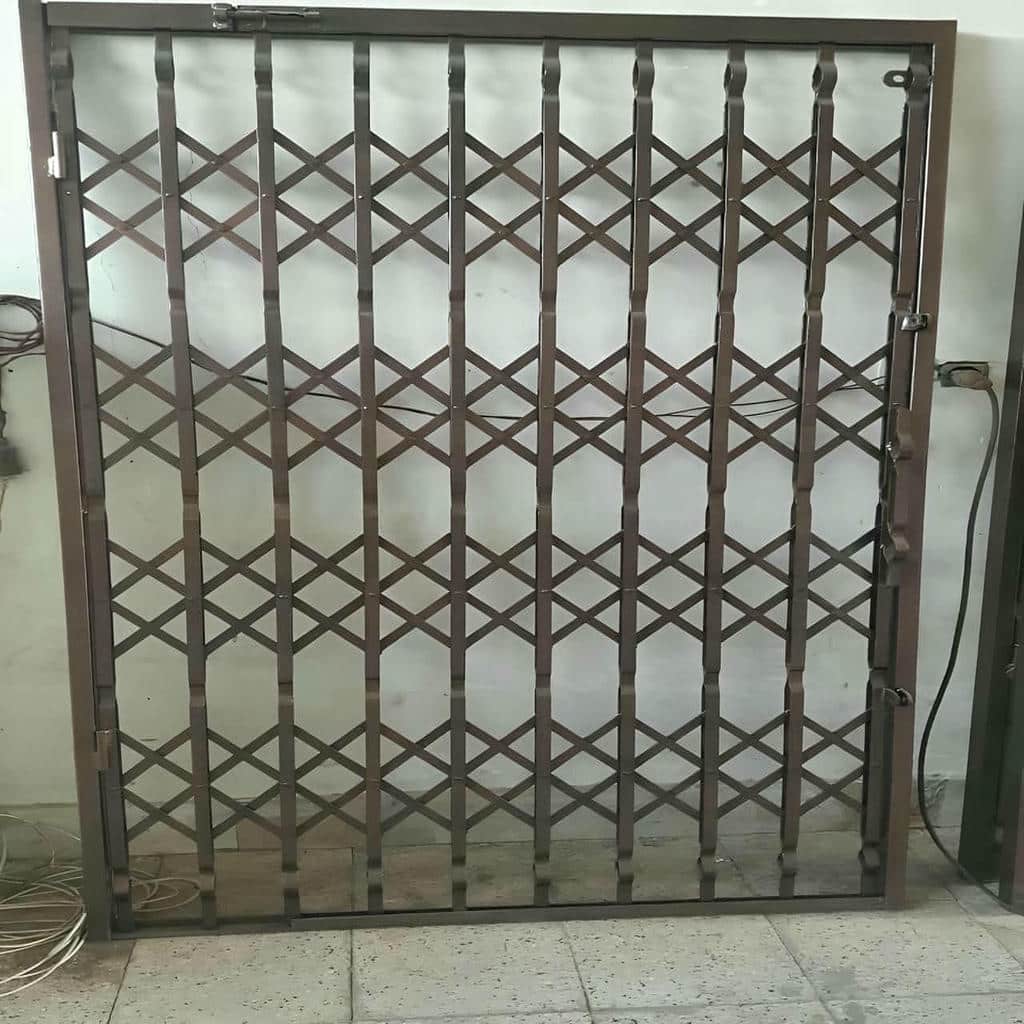 درب آکاردئونی ورودی آپارتمان در استان اصفهان درب آکاردئونی ورودی آپارتمان در استان اصفهان
