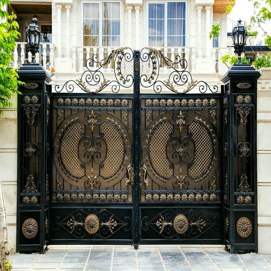 درب حیاط فلزی مشکی در کرمانشاه