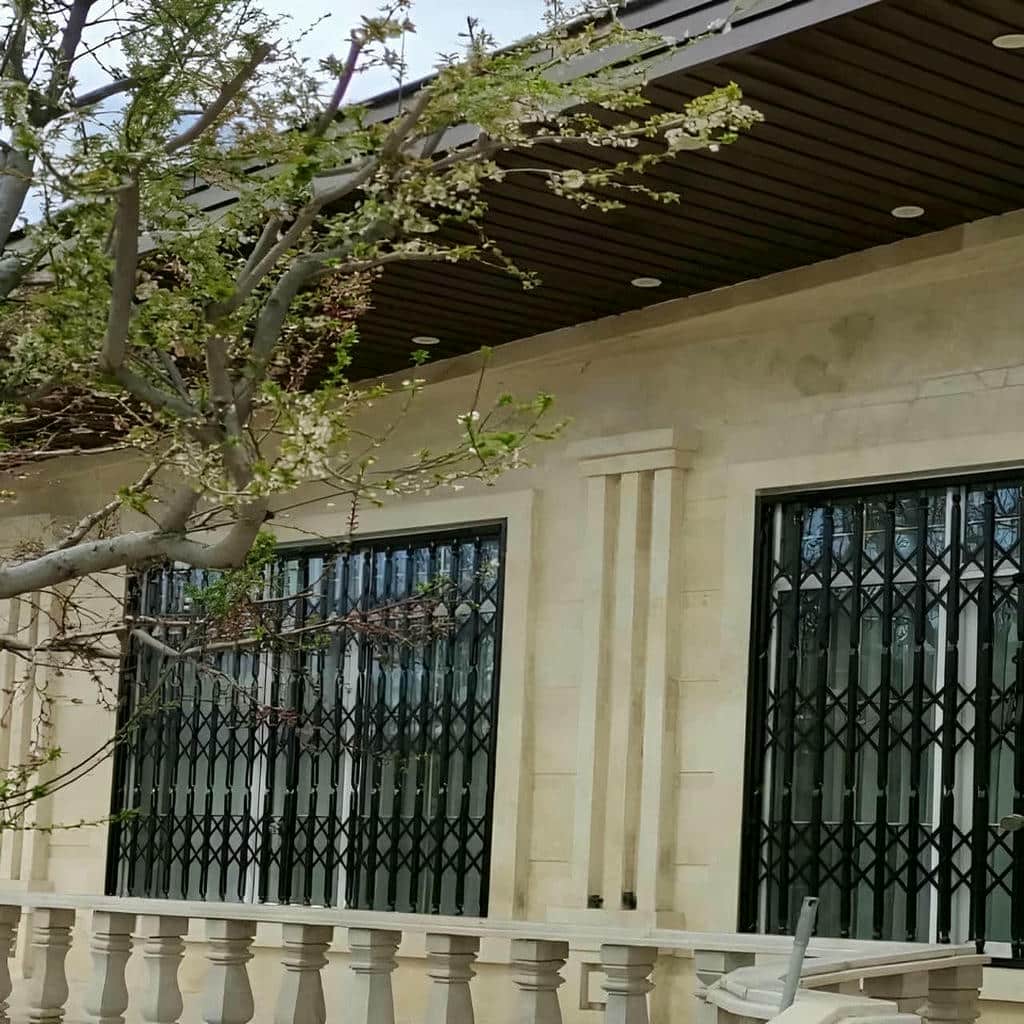 ریل فلزی محافظ تاشو با پوشش خاکستری در قزوین
