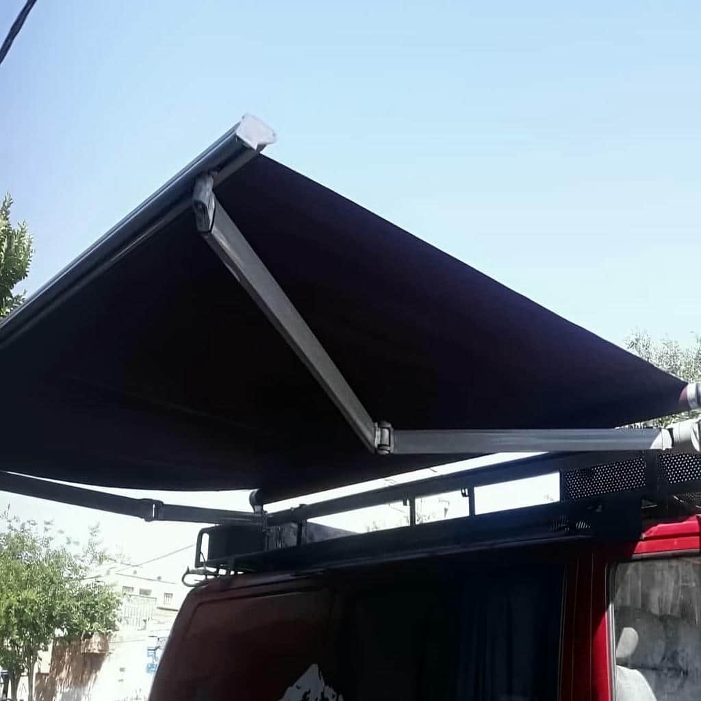 سایبان اتوماتیک برای تراس خانه با قاب فلزی