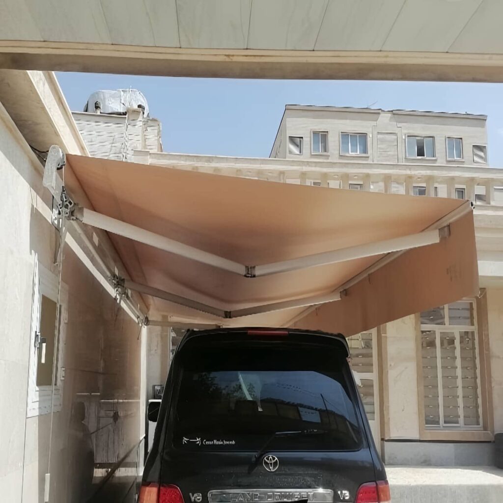 سایبان اتوماتیک کرج روی تراس ساختمان مسکونی