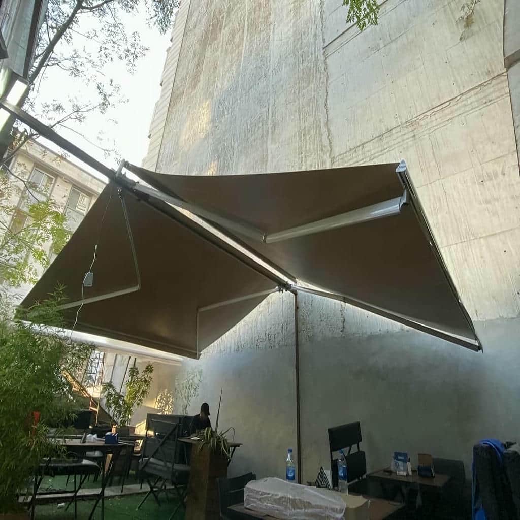 سایبان برقی اتوماتیک برای تراس خانه