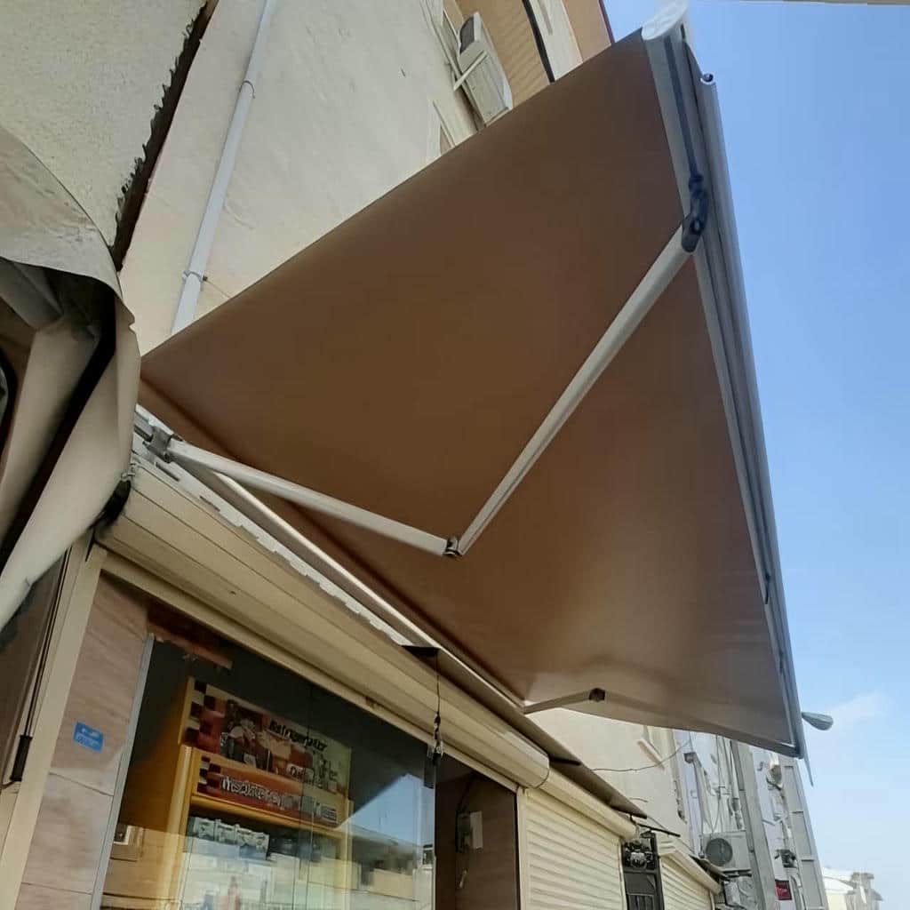 سایبان برقی با پارچه کرم برای تراس استان همدان