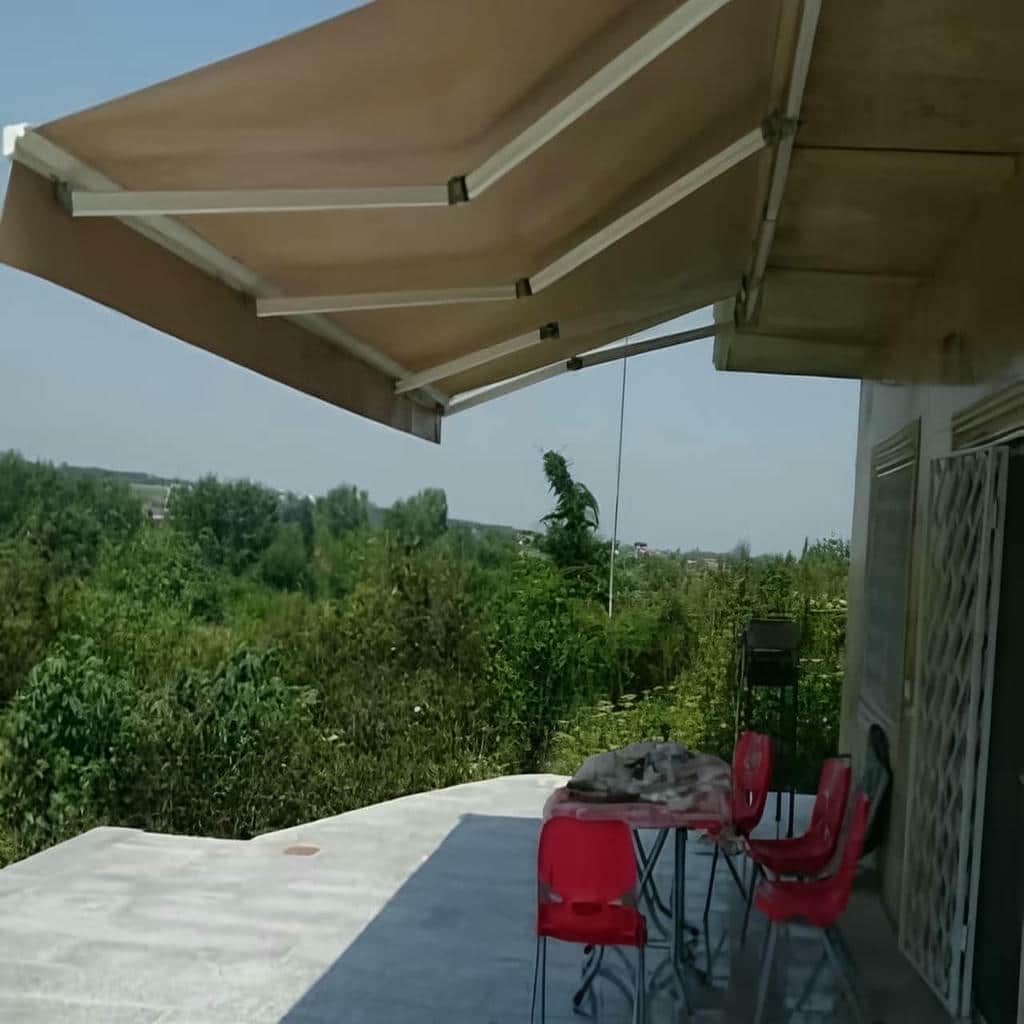 سایبان برقی پارچه خاکستری برای حیاط