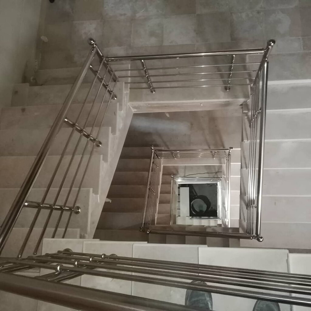 نرده راه پله استیل براق با دست انداز