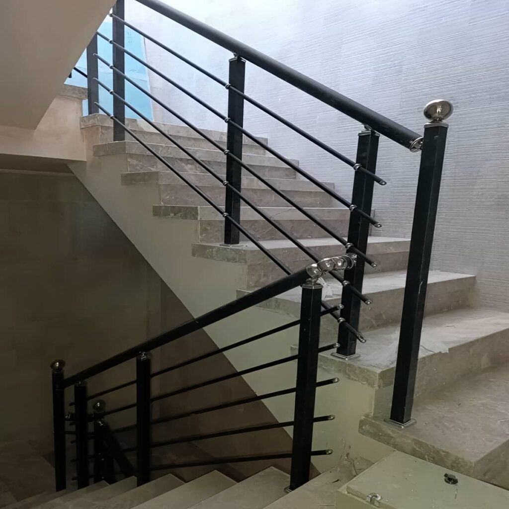 نرده راه پله استیل براق در زنجان