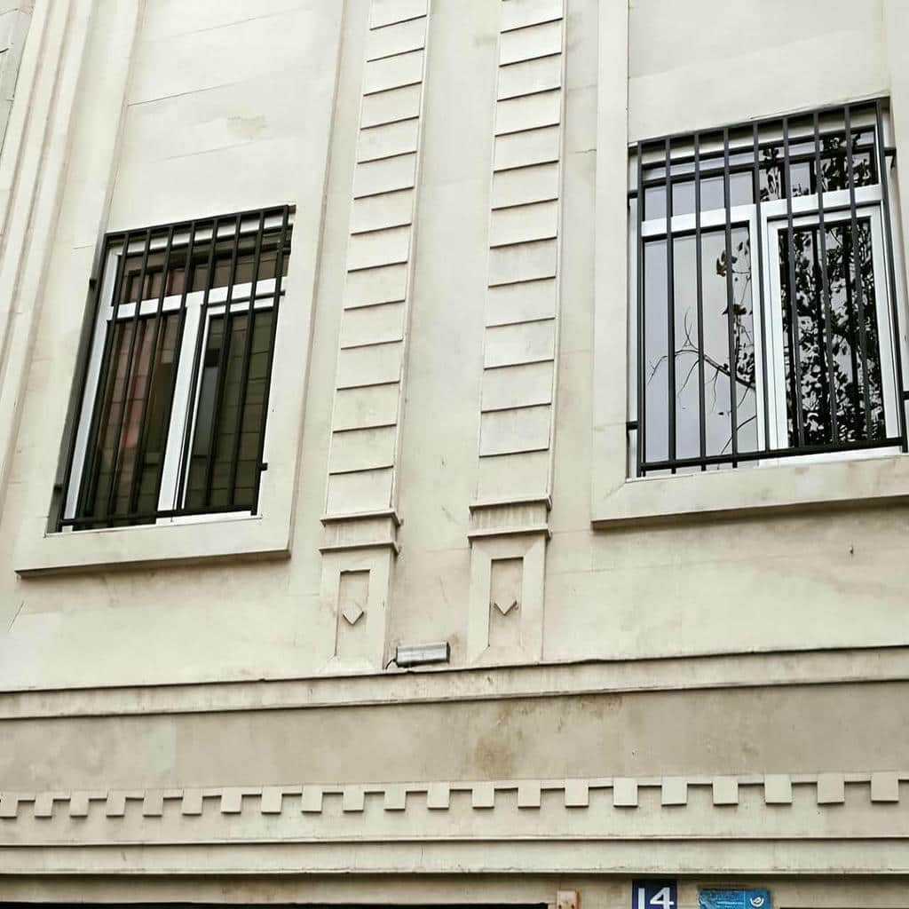 نرده پنجره سفارشی در سمنان با میله های عمودی نرده پنجره سفارشی در سمنان با میله های عمودی